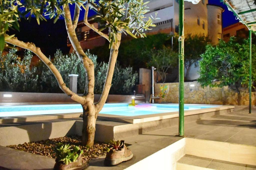 Villa Vlade- From The Heated Pool To The Beach In 1 Minute Есенице Экстерьер фото