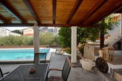 Villa Vlade- From The Heated Pool To The Beach In 1 Minute Есенице Экстерьер фото